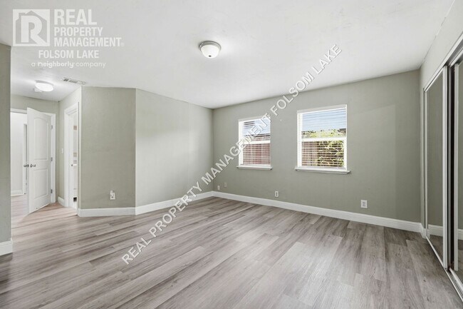 Building Photo - 619 Wales Dr
