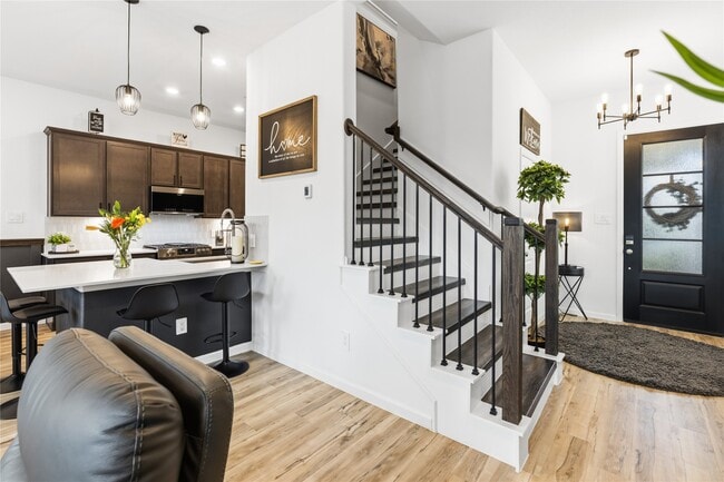 Building Photo - 641 Royal Arch Dr