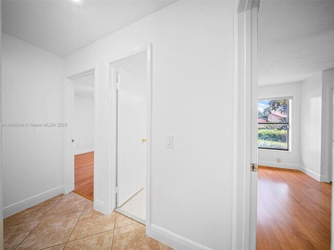 Building Photo - 15531 SW 54th Terrace