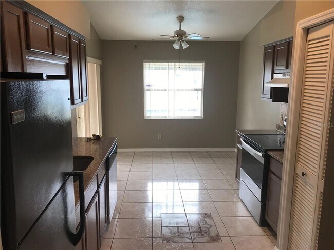 Building Photo - 1112 Gardanne Ct