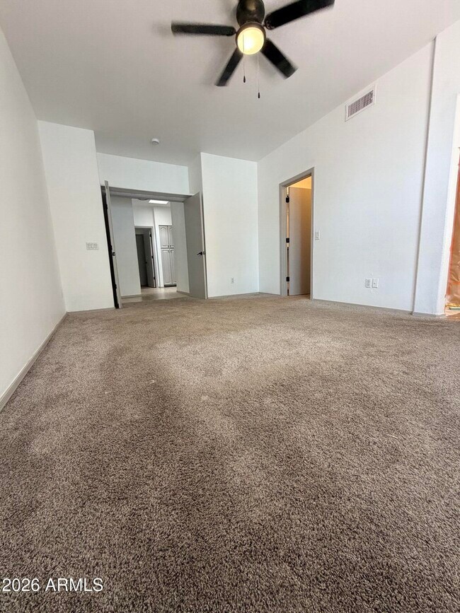 Building Photo - 5215 W Tonopah Dr
