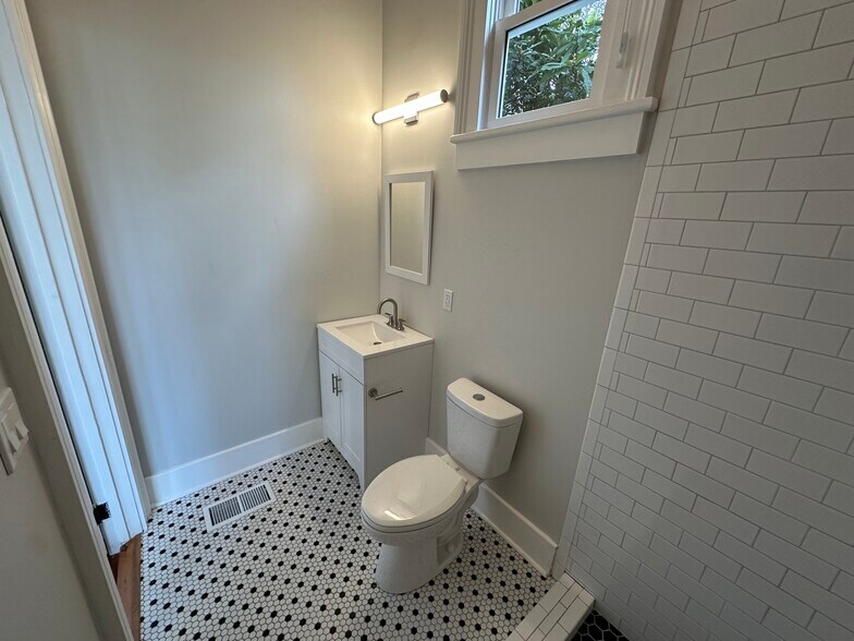 Bathroom #2 (Ensuite with Back Bedroom) - 5520 Loyola Ave