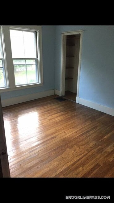 Building Photo - 24 Brook St