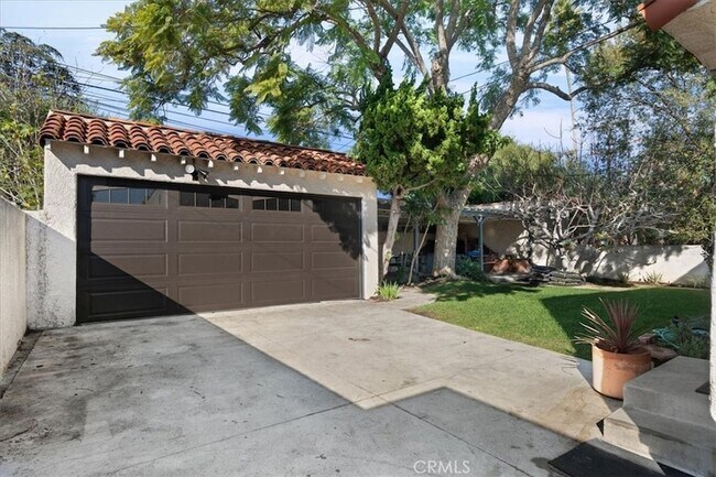 Building Photo - 1763 Stearns Dr