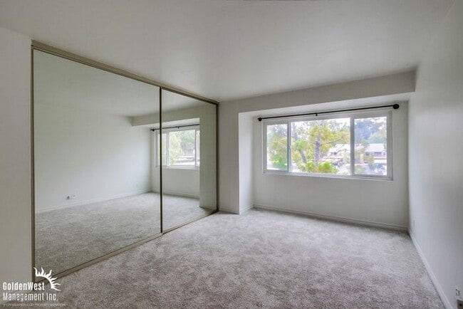 Building Photo - Charming 2Bdm 2Ba Condo in La Jolla