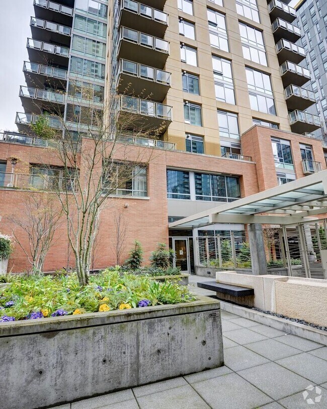 Building Photo - Indulge in all South Lake Union Has to Offer