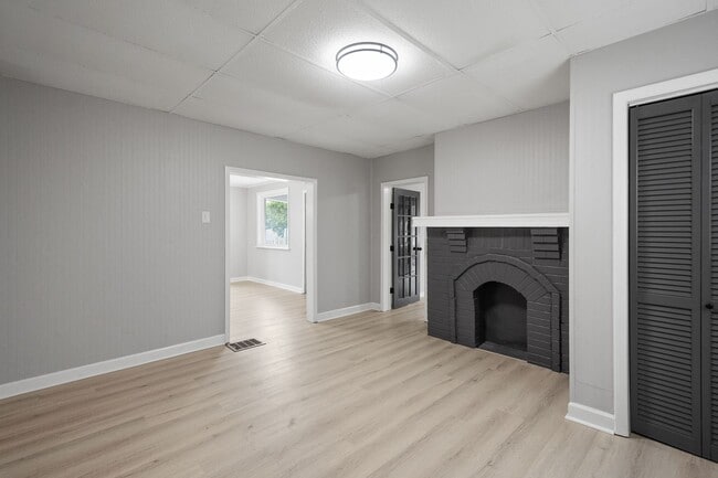 Building Photo - Stunning 2 bedroom home in Whitaker available January 15!