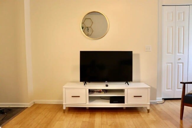 Building Photo - 1600 Jackson