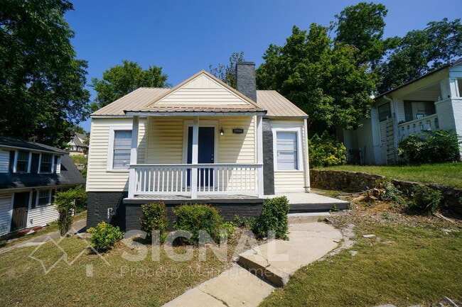 Primary Photo - 1906 15th Ct N