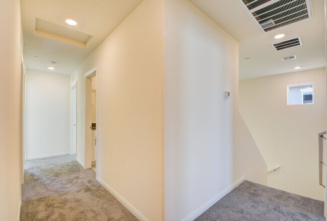 Building Photo - BRAND NEW BEAUTIFUL 4 BEDROOM!