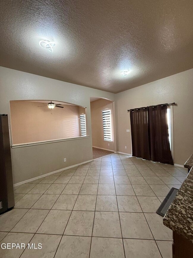 Building Photo - 14345 Desert Sage Dr