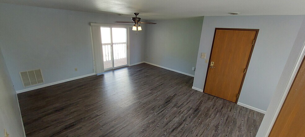 Building Photo - 6660 Charlie Grimm Rd