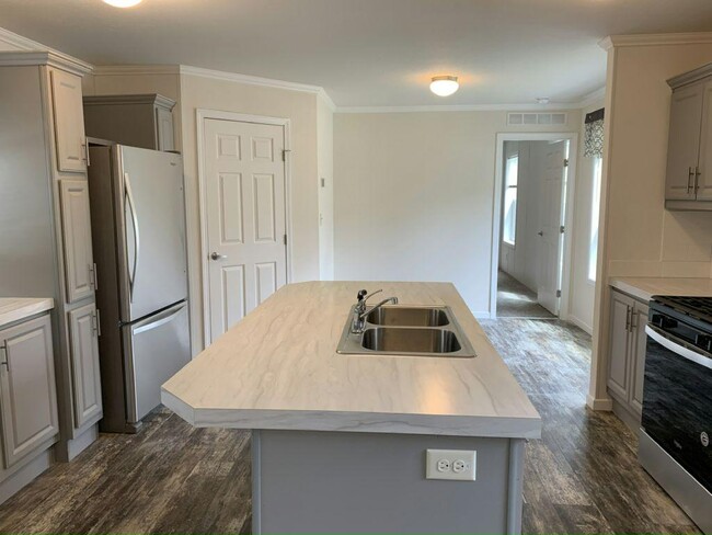Primary Photo - 206 Atlantic Ln