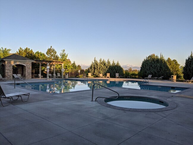 Building Photo - 2800 Blue Sky Cir