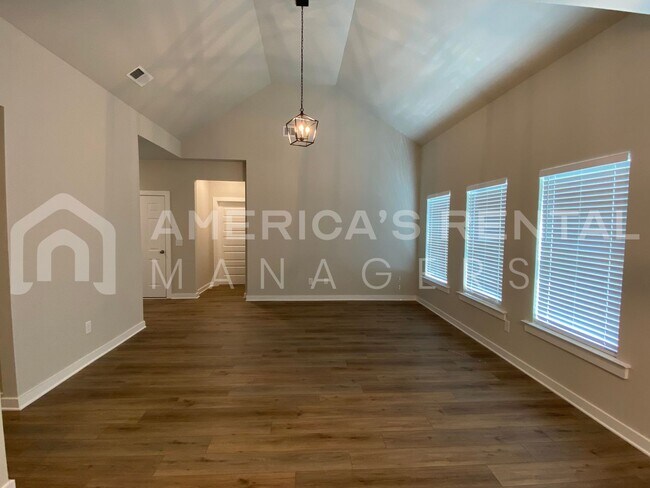 Building Photo - Home for Rent in Clanton, AL!!! View with ...