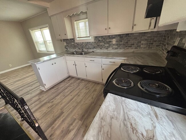 Building Photo - Section 8 welcome and encouraged