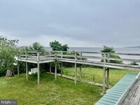 Building Photo - 8205 Bayside Dr