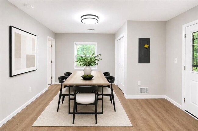 Building Photo - 1639 Bridgeport Dr NW