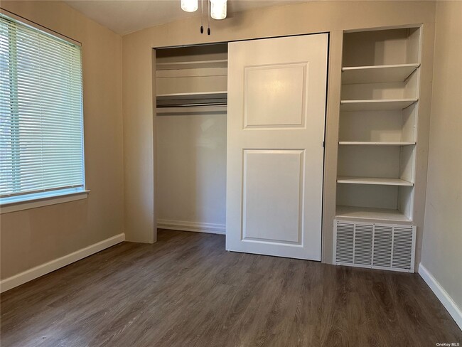 Building Photo - 264 Sagamore Hills Dr