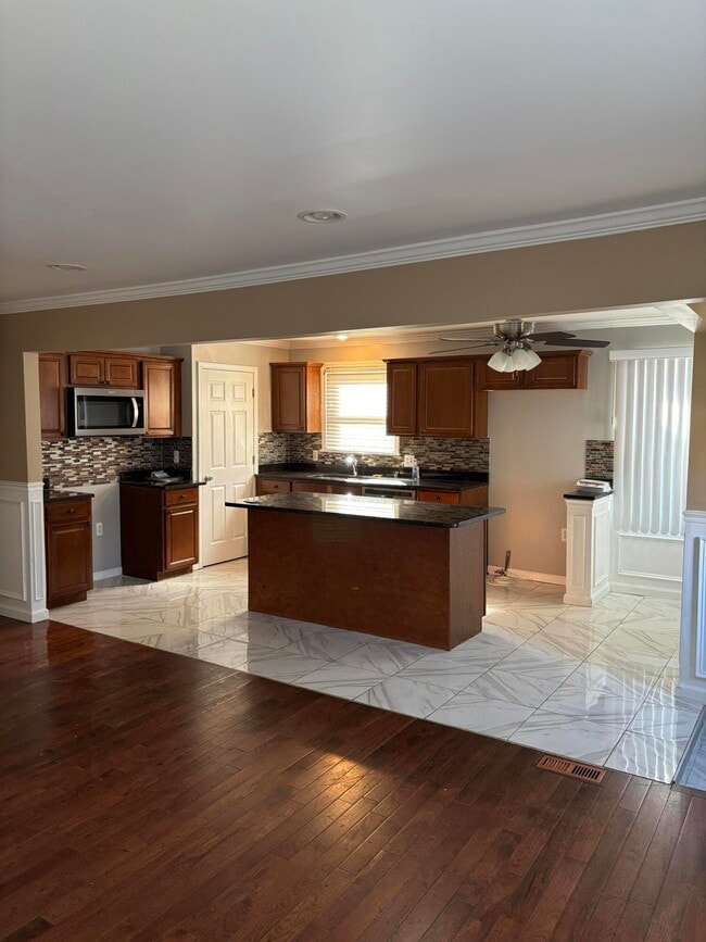 Building Photo - 18044 Prest St