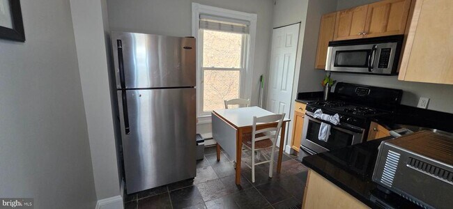 Building Photo - 1211 33rd St NW