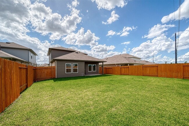Building Photo - 24330 Elmwood Falls Dr