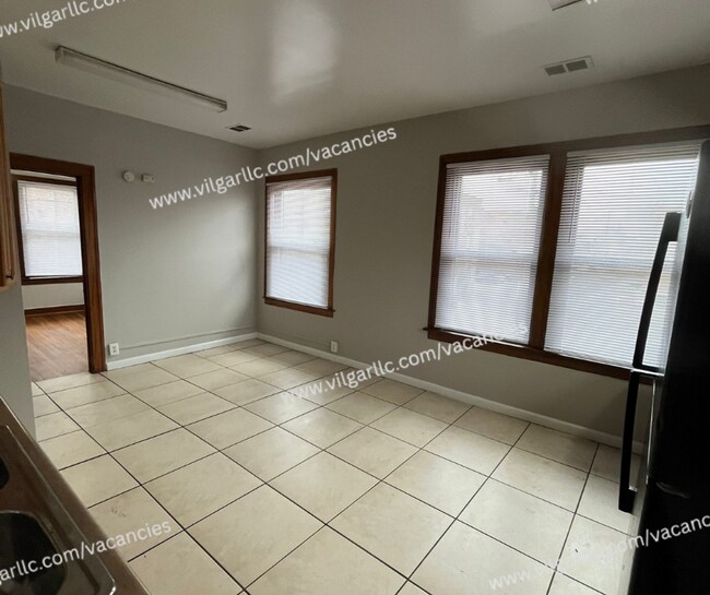 Building Photo - 461 Hayes St