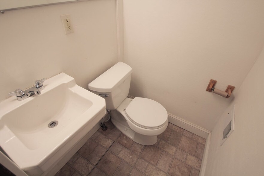 Building Photo - 405 S Trenton Ave