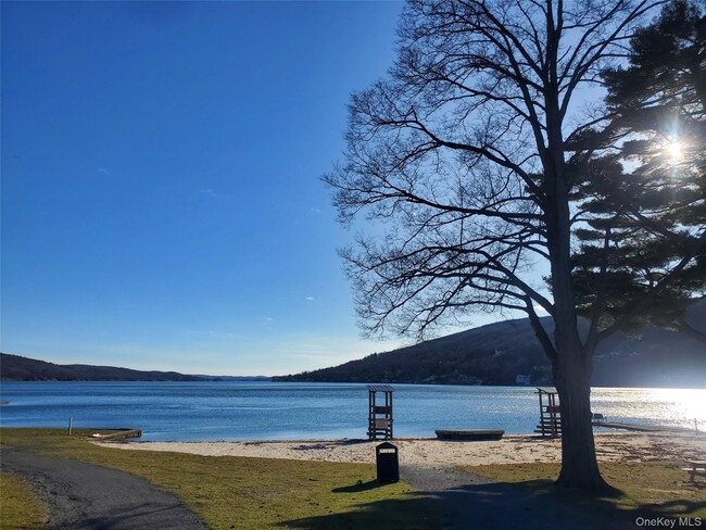 Building Photo - 4 Poplar St