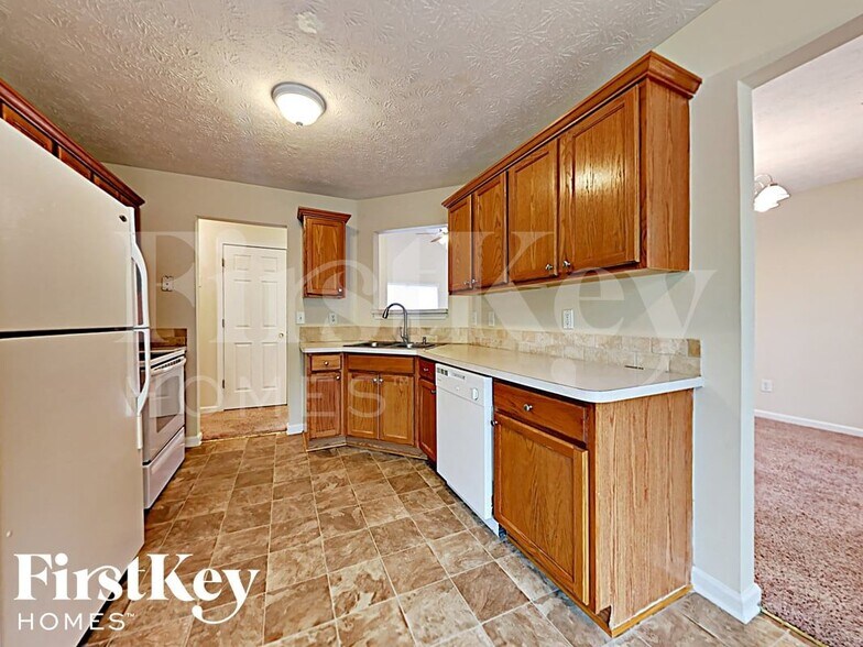 Building Photo - 8012 Mustang Ln
