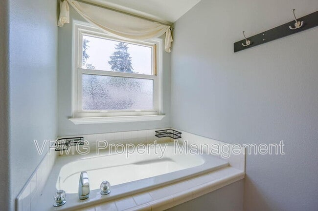 Building Photo - 203 NW 146th St