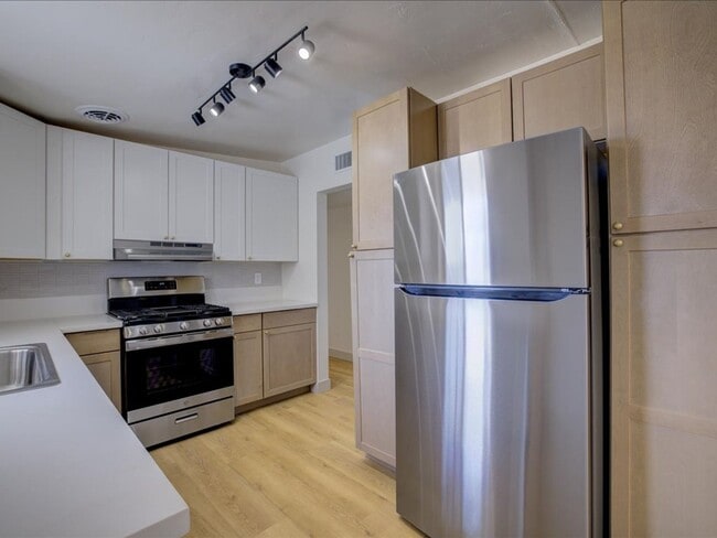 Building Photo - Fully Remodeled 3BR Home + Detached Bonus Room | Private Yard | Central A/C