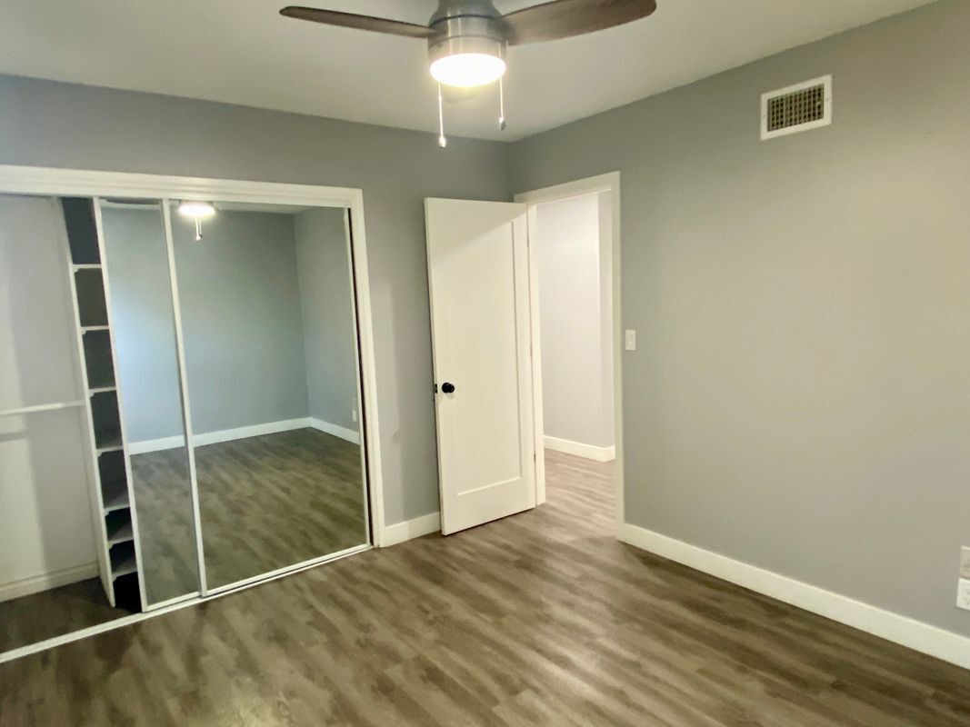 Building Photo - 1144 Carson St