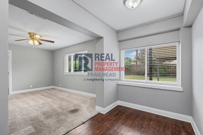 Building Photo - Beautiful 3 Bed-2 Bath Home in a Great Loc...