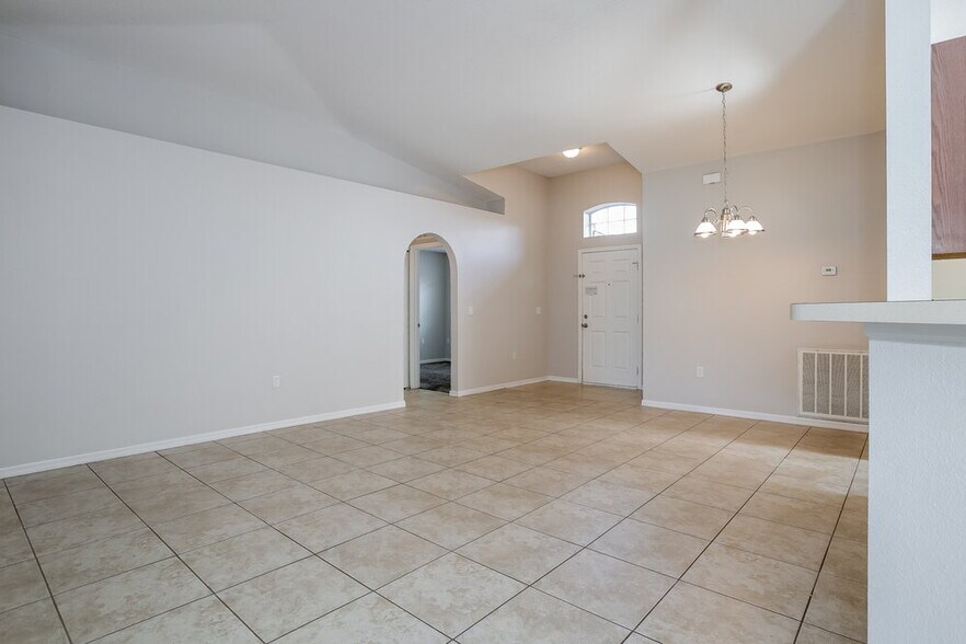 Building Photo - 5180 Gulf Sturgeon Ln