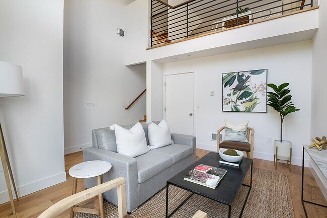 Building Photo - 2Bd/2.25Ba Seattle Townhome