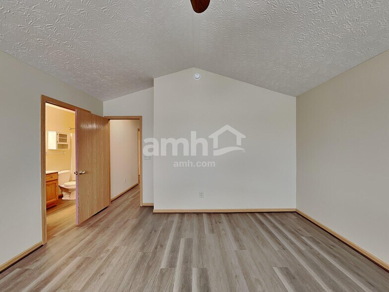 Building Photo - 7474 Heaton Cir