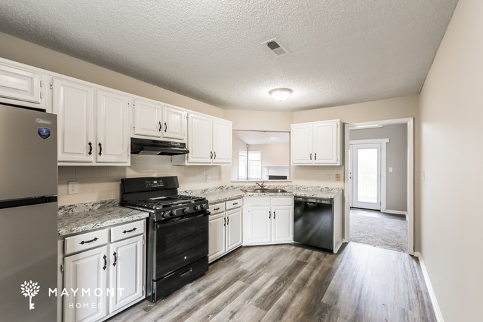 Building Photo - 368 Lakeridge Ct
