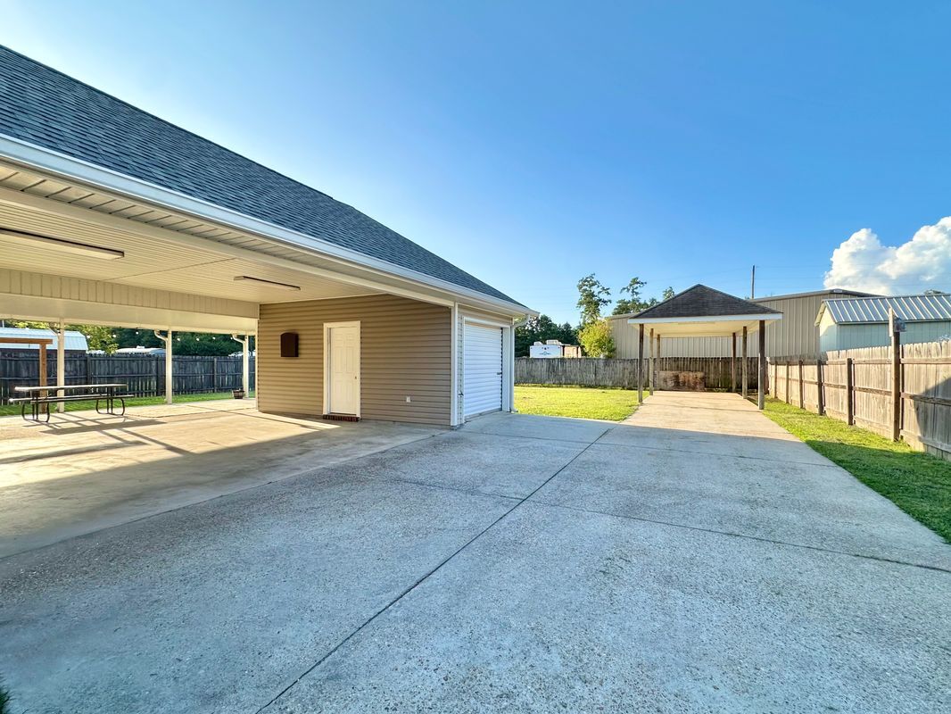 Building Photo - 10211 Webb Rd