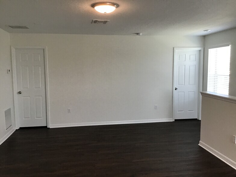 Building Photo - 3429 Soaring Dr