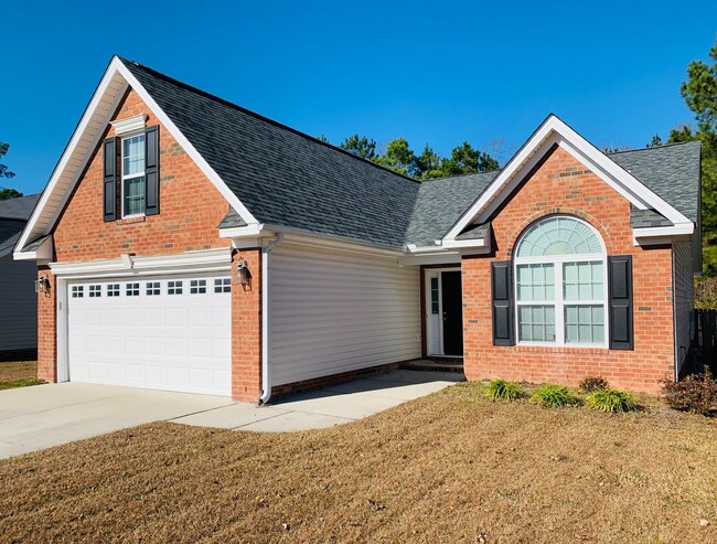 Primary Photo - Spacious 3 BR House w/ Fenced Backyard and...