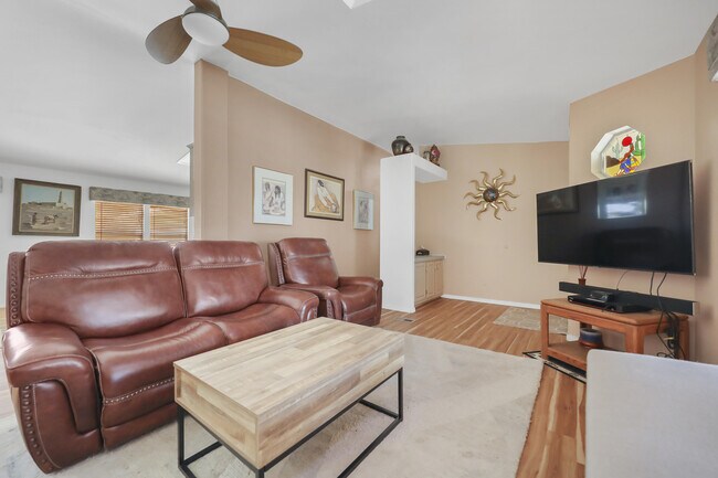 Building Photo - 60781 Painted Hills Rd