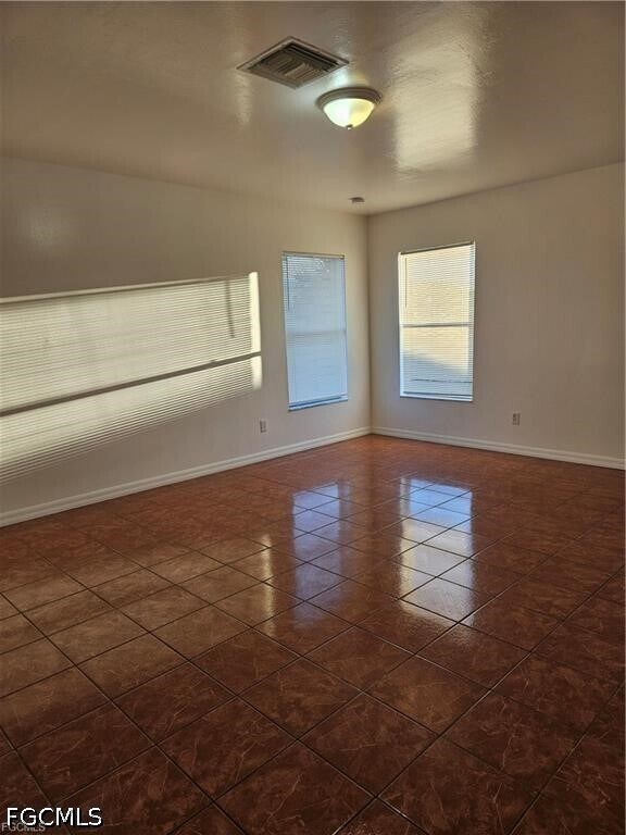 Building Photo - 2511 Sunniland Blvd