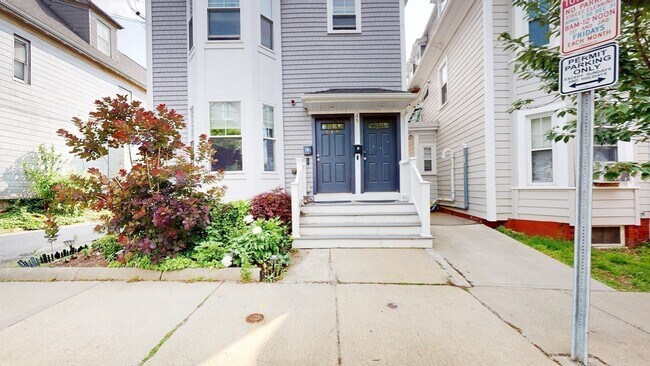 Building Photo - 34 Sargent Ave