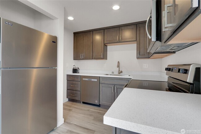 Building Photo - 3302 McKinley Ave