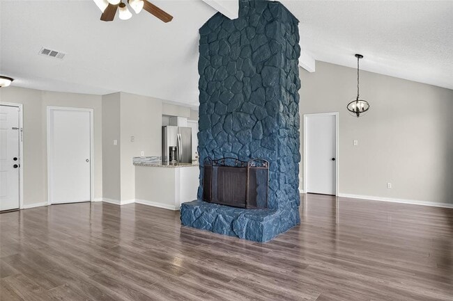 Building Photo - 10606 Forest Leaf Dr