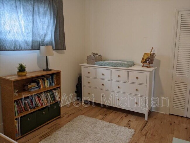 Building Photo - 103 Fitzhugh Ave SE