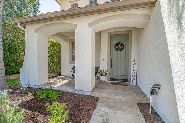 Building Photo - Stunning 5-Bedroom Home with Solar Panels ...
