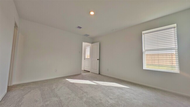 Building Photo - 16806 Old Wagon Wy