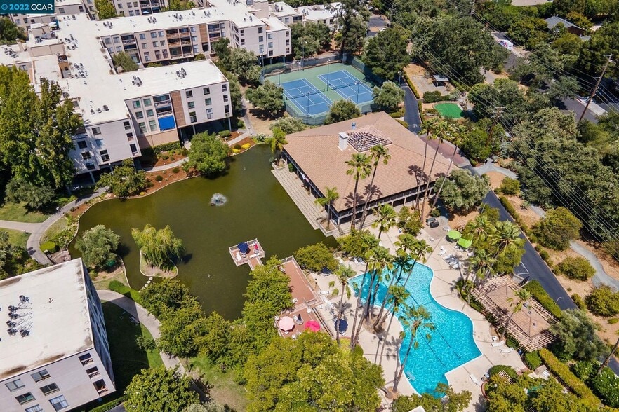 keys complex - 300 N Civic Dr #313